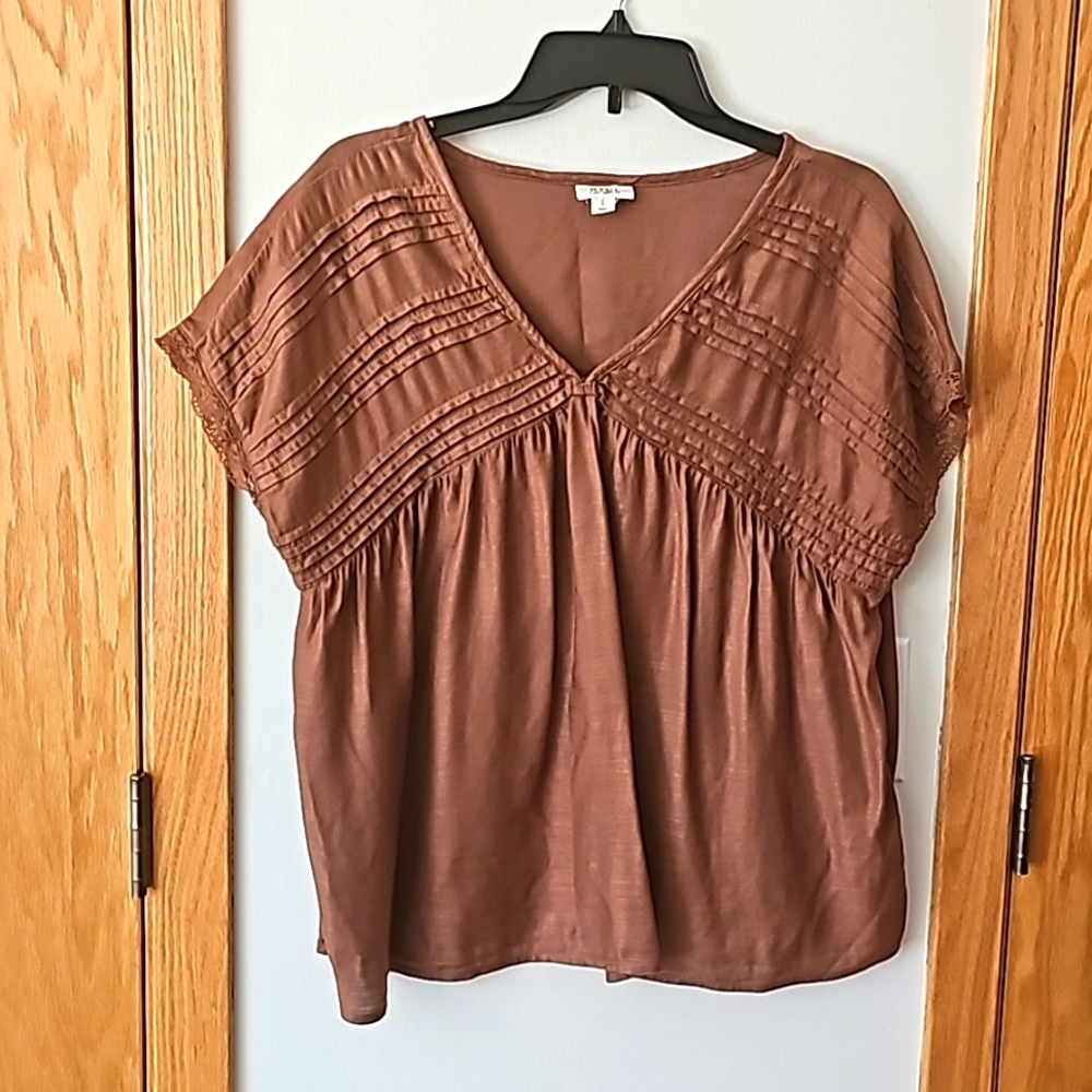 ana light brown top (L)